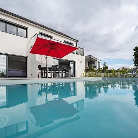 Villa Avec Piscine, Vue Mer, 200 M De La *